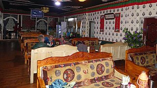 Tibetisces Restaurant in Gyatsa - Zentral-Tibet: Essen & Schlafen