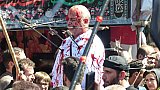 Darsteller eines Schwerverletzten aus der Schlacht von Kerbala beim Ashoura-Fest - Nord-Iran: Land und Leute