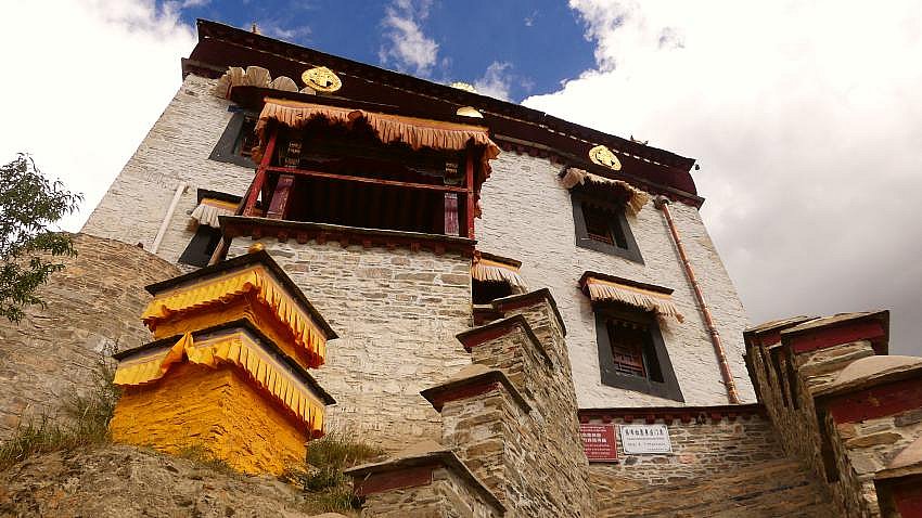 Aufgang zum Yambulakhang - Zentral-Tibet: Sehensw&uuml;rdigkeiten