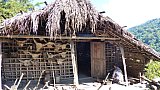 Chin-H&uuml;tte mit Jagdtroph&auml;en - West-Myanmar: Land und Leute