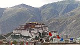 Blick auf den Potala Palast - Zentral-Tibet: Sehensw&uuml;rdigkeiten