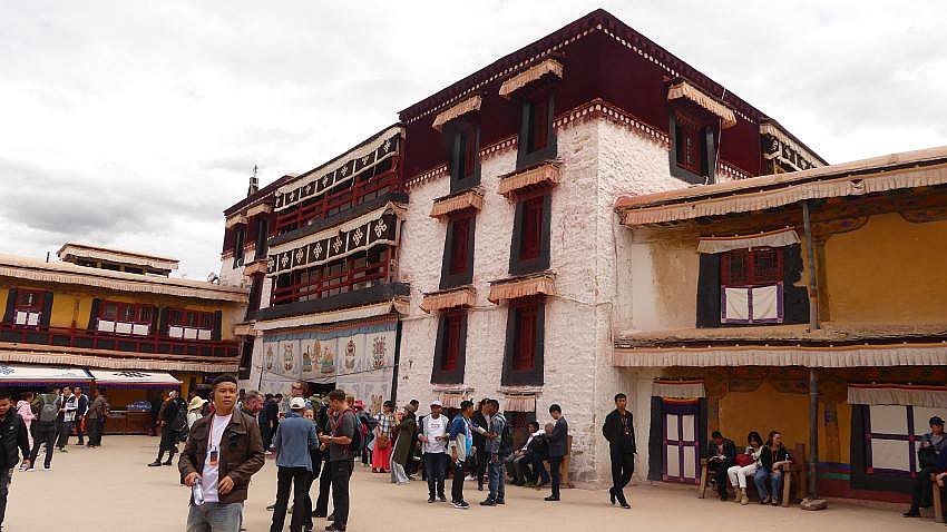 Innenhof im Potala Palast - Zentral-Tibet: Sehensw&uuml;rdigkeiten