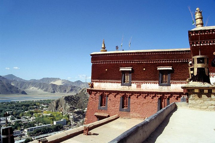 1992 - Ausblick vom Potala &uuml;ber Lhasa - Zentral-Tibet: Sehensw&uuml;rdigkeiten