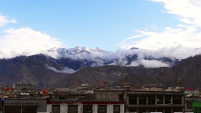 Schnee in den Bergen um Lhasa - Zentral-Tibet: Landschaft