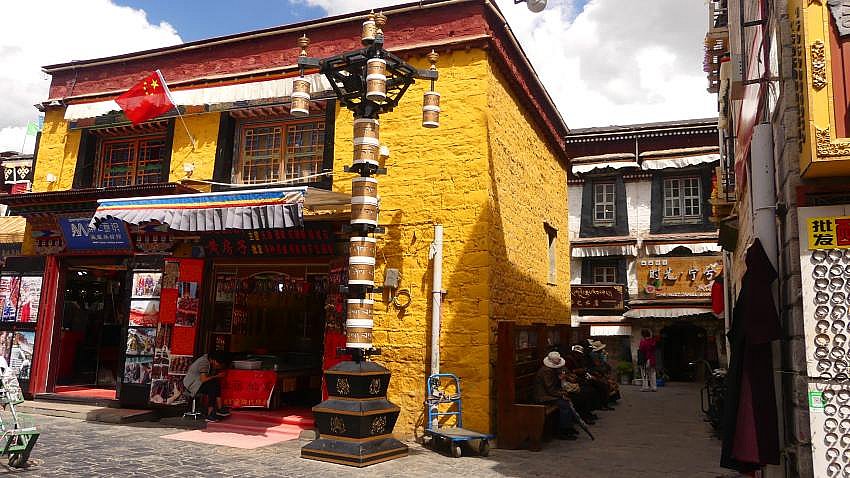 Altstadtgassen in Lhasa - Zentral-Tibet: Sehensw&uuml;rdigkeiten