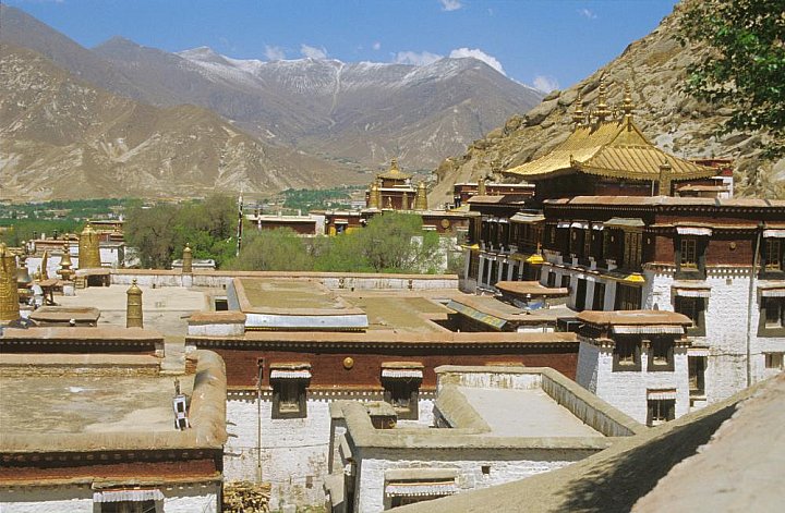 2006 - Blick auf das Sera Kloster - Zentral-Tibet: Sehensw&uuml;rdigkeiten