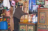 2006 - Zubereitung von Buttertee in Tsmogo - Zentral-Tibet: Land und Leute