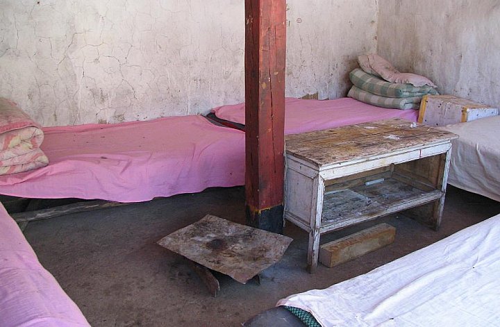 2006 - G&auml;stezimmer in Terdrum - Zentral-Tibet: Essen & Schlafen