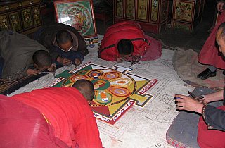 2006 - Sand-Mandala im Reting Kloster - Zentral-Tibet: Land und Leute