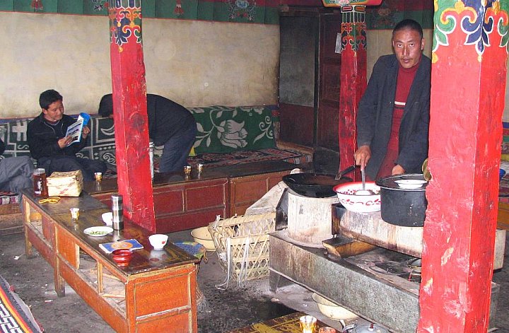 2006 - Die Klosterk&uuml;che von Reting - Tibet Blog