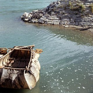1992 - Yakhaut-Boot am Kyichu Fluss - Zentral-Tibet: Land und Leute
