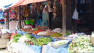 Der gro&szlig;e Bazar in Mindat - West-Myanmar: Land und Leute