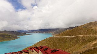 Ausblick auf den Yamdrok See - Zentral-Tibet: Landschaft