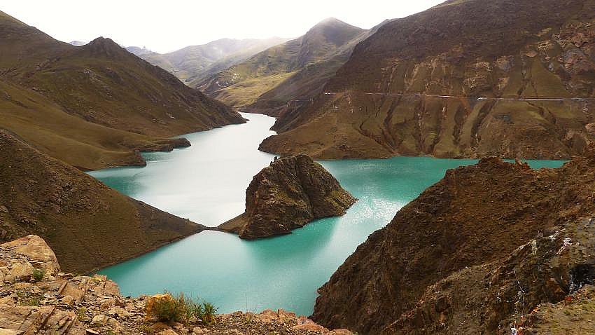 Blick auf den Stausee kurz vor Gyantse - Zentral-Tibet: Landschaft