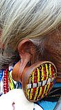 Ohrschmuck von Daw Yaw Hting in Mindat - West-Myanmar: Land und Leute