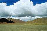 2006 - Tiefh&auml;ngende Wolken &uuml;ber dem tibetischen Hochplateau - Zentral-Tibet: Landschaft