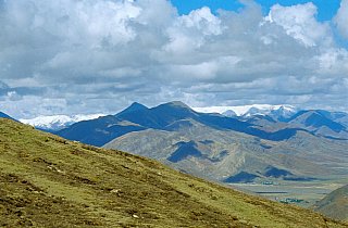 2006 - Blick auf den schneebedeckten Himalaya - Zentral-Tibet: Landschaft