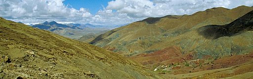 2006 - Blick auf das Ngor Kloster und den Himalaya - Zentral-Tibet: Landschaft