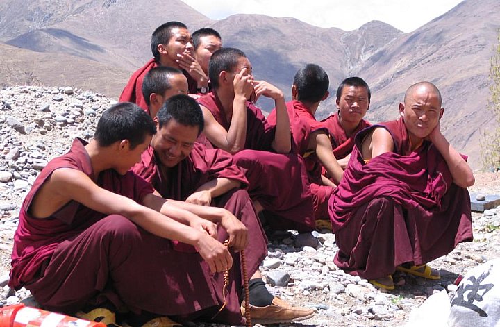 2006 - Die M&ouml;nche vom Ngor Kloster - Zentral-Tibet: Land und Leute