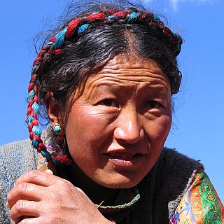 2006 - Tibeterin im Camp beim Ngor Kloster - Zentral-Tibet: Land und Leute
