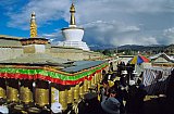2006 - Pilgerweg um das Tashilunpo Kloster - Zentral-Tibet: Land und Leute