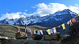 Gebetsfahnen im Wind - Ladakh: Land-und-Leute