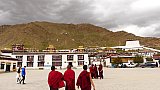 Gro&szlig;er Platz vor dem Tashilunpo Kloster - Zentral-Tibet: Sehensw&uuml;rdigkeiten