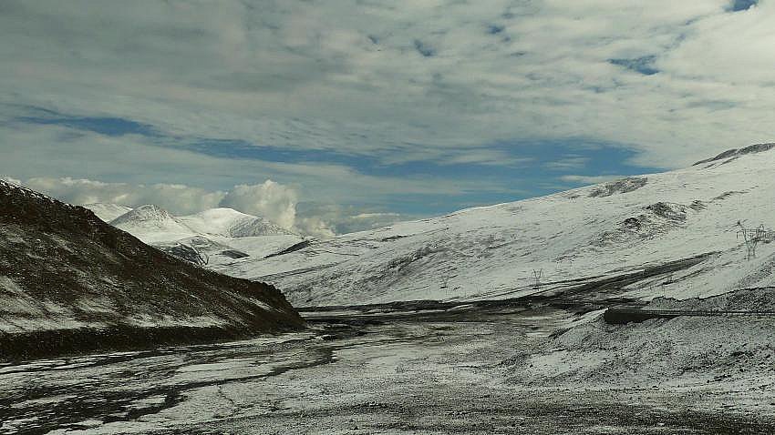 Schneelandschaft beim Lakpa La Pass - Zentral-Tibet: Landschaft