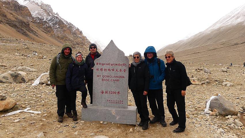Mt. Everest hinter Wolken und Nepal - Zentral-Tibet: Landschaft