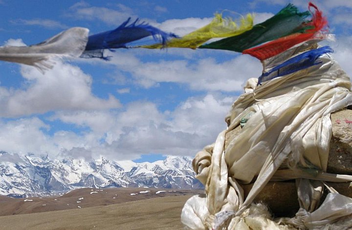2006 - Gebetsfahnen auf dem Thong La-Pass - Zentral-Tibet: Landschaft