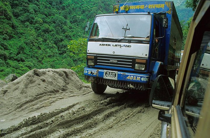 2006 - Lehmpiste von Zhangmu nach Kathmandu - Tibet Blog