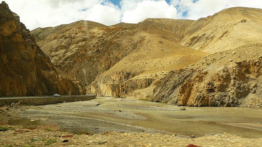 Tal des Trisuli-Flusses - Zentral-Tibet: Landschaft