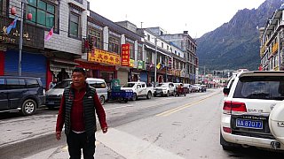 Grenzstadt Kyirong - Zentral-Tibet: Land und Leute