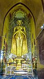 Buddha-Statue im Ananda Tempel in Bagan - Zentral-Myanmar: Sehensw&uuml;rdigkeiten