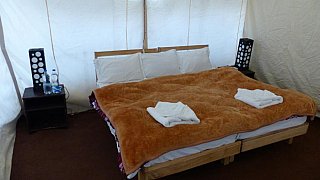 Gem&uuml;tliche Zelte im Watermark Camp am Pagong Tso - Ladakh: Essen & Schlafen