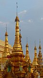 Gold verzierte Pagoden rund um die Shwedagon - Zentral-Myanmar: Sehensw&uuml;rdigkeiten