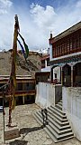 Innenhof des Korzok Klosters in Korzok am Tso Moriri - Ladakh: Sehensw&uuml;rdigkeiten