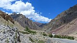 Landschaft auf der Fahrt vom Taglang La Pass nach Leh - Ladakh: Landschaft