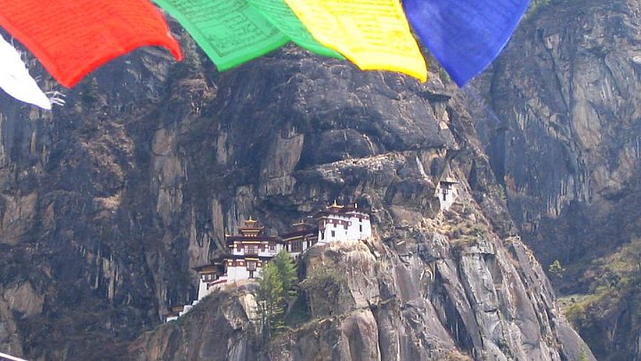 Blick auf das Tigernest in Paro - Paro - Haa: Sehensw&uuml;rdigkeiten