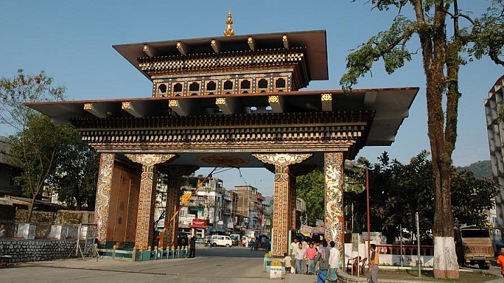 Gro&szlig;es Grenztor in Phuntsholing - Paro - Haa: Sehensw&uuml;rdigkeiten
