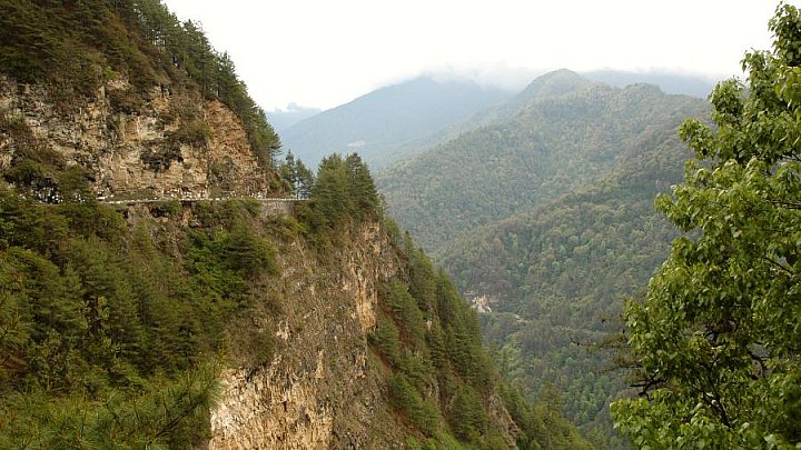 &Uuml;berlandstrecke von Thimphu nach Phuntsholing - Paro - Haa: Landschaft