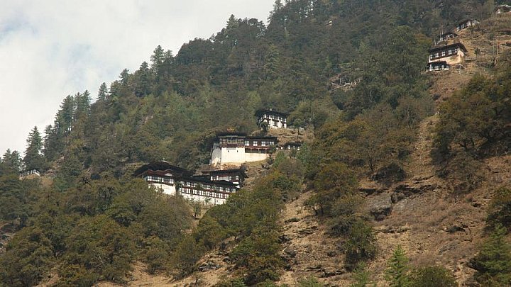 Chari Gompa im n&ouml;rdlichen Thiimphu-Tal - Thimphu-Punakha: Sehensw&uuml;rdigkeiten