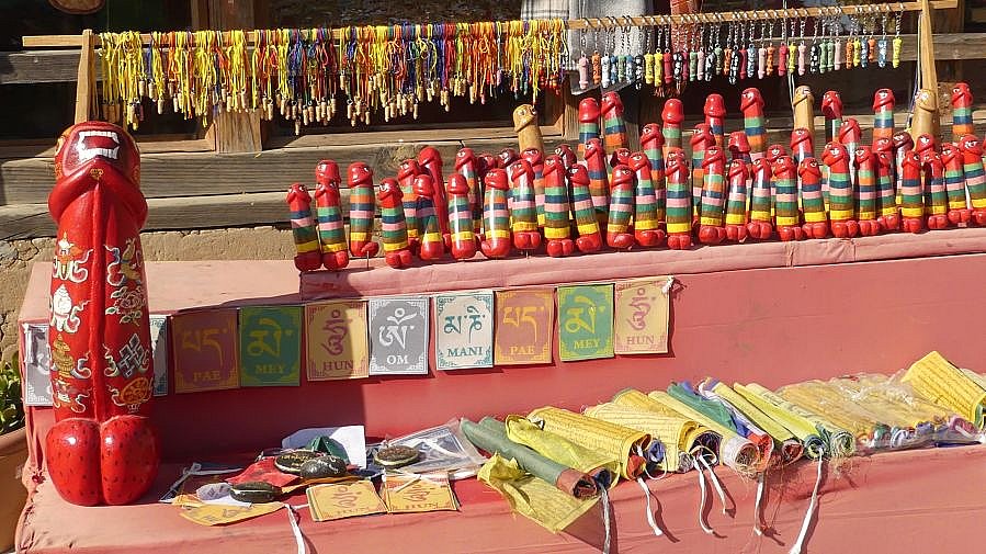Phallus-Symbol als Souvenir - Thimphu-Punakha: Land und Leute