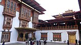 Innenhof im Punakha Dzong - Thimphu-Punakha: Sehensw&uuml;rdigkeiten