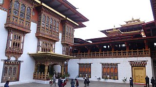Innenhof im Punakha Dzong - Thimphu-Punakha: Sehensw&uuml;rdigkeiten