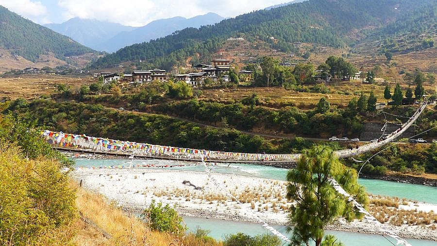 H&auml;ngebr&uuml;cke &uuml;ber den Vater-Flu&szlig; Pho Chhu - Thimphu-Punakha: Sehensw&uuml;rdigkeiten