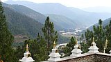 Blick auf das Punakha-Tal  - Thimphu-Punakha: Sehensw&uuml;rdigkeiten