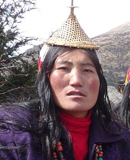 Dame aus Laya - Thimphu-Punakha: Land und Leute