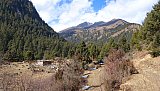 Landschaft im Tal des Mho Chhu Flusses - Thimphu-Punakha: Laya Trekking
