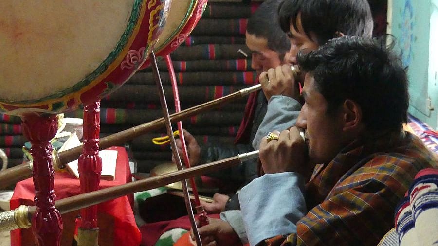 Gebetszeremonie bei einer Familie in Laya - Thimphu-Punakha: Land und Leute